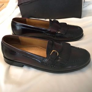 Cole Haan Pinch buckle dress shoes  M9.5 Burgundy